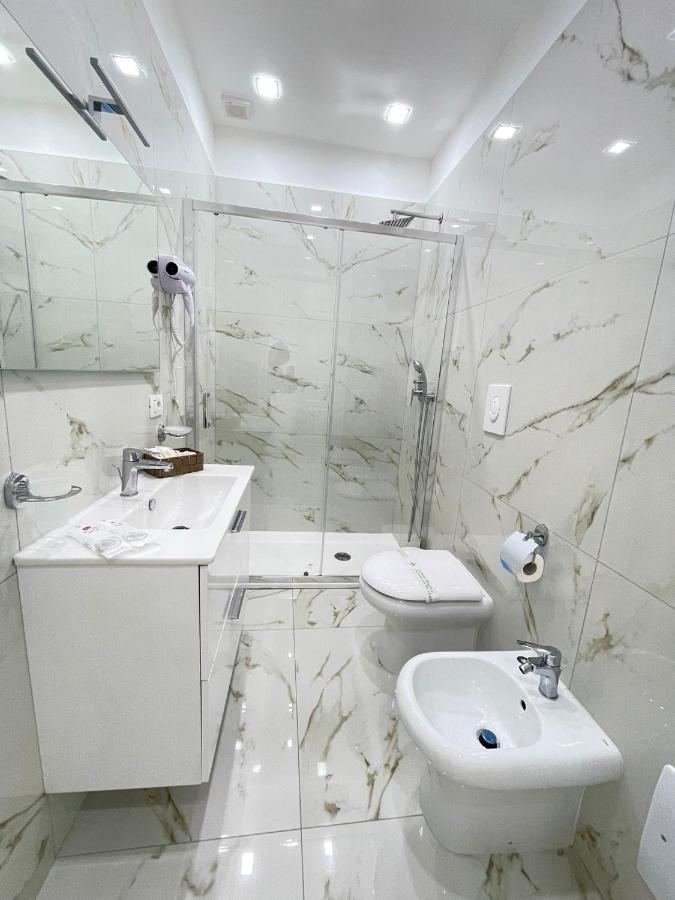 Virgy House Bed & Breakfast เนเปิลส์ ภายนอก รูปภาพ