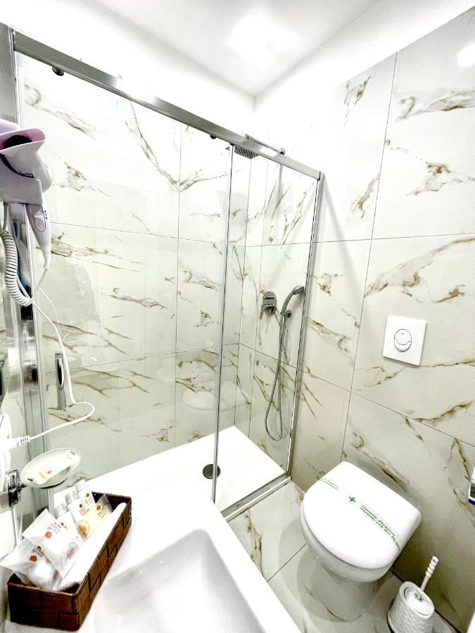 Virgy House Bed & Breakfast เนเปิลส์ ภายนอก รูปภาพ