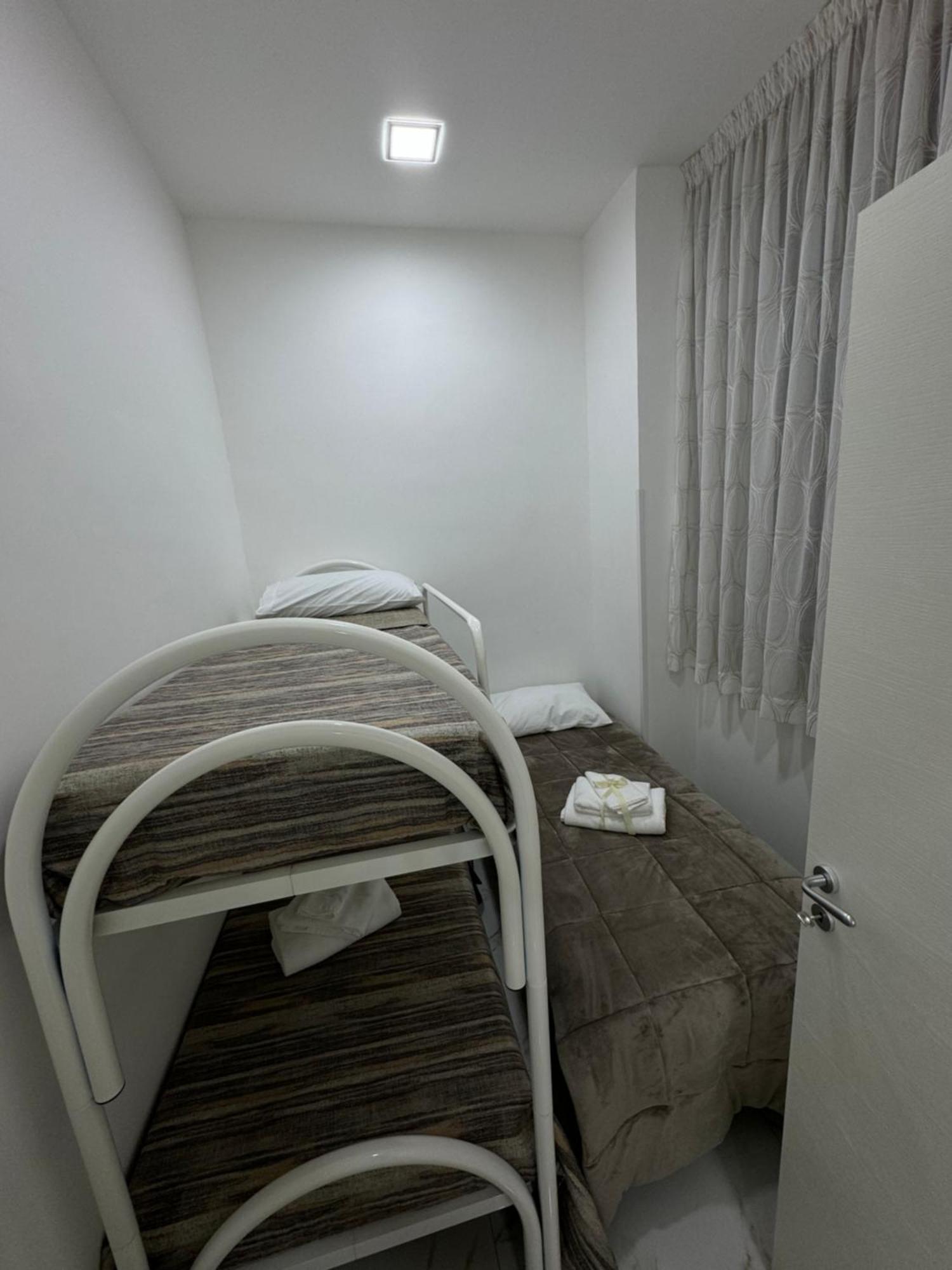 Virgy House Bed & Breakfast เนเปิลส์ ภายนอก รูปภาพ
